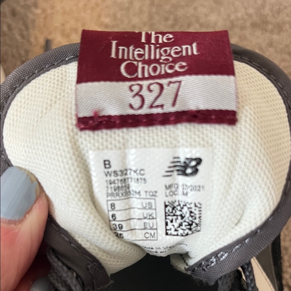 New Balance Black and Gray Sneakers - Picture 5 of 6